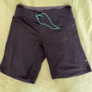 Men’s Lululemon board shorts (L) 36 waist blk/teal drawstring. Nvr machine dried